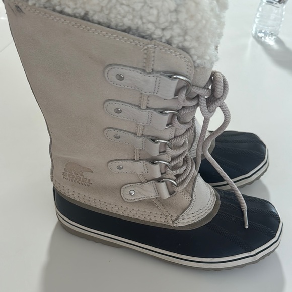 Sorel Winter Boots in Black and Cream - Picture 2 of 5